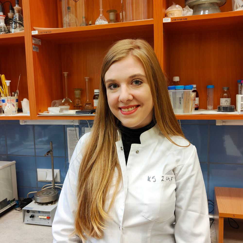 karolina Karolina – twórczyni kursu, nauczycielka chemii